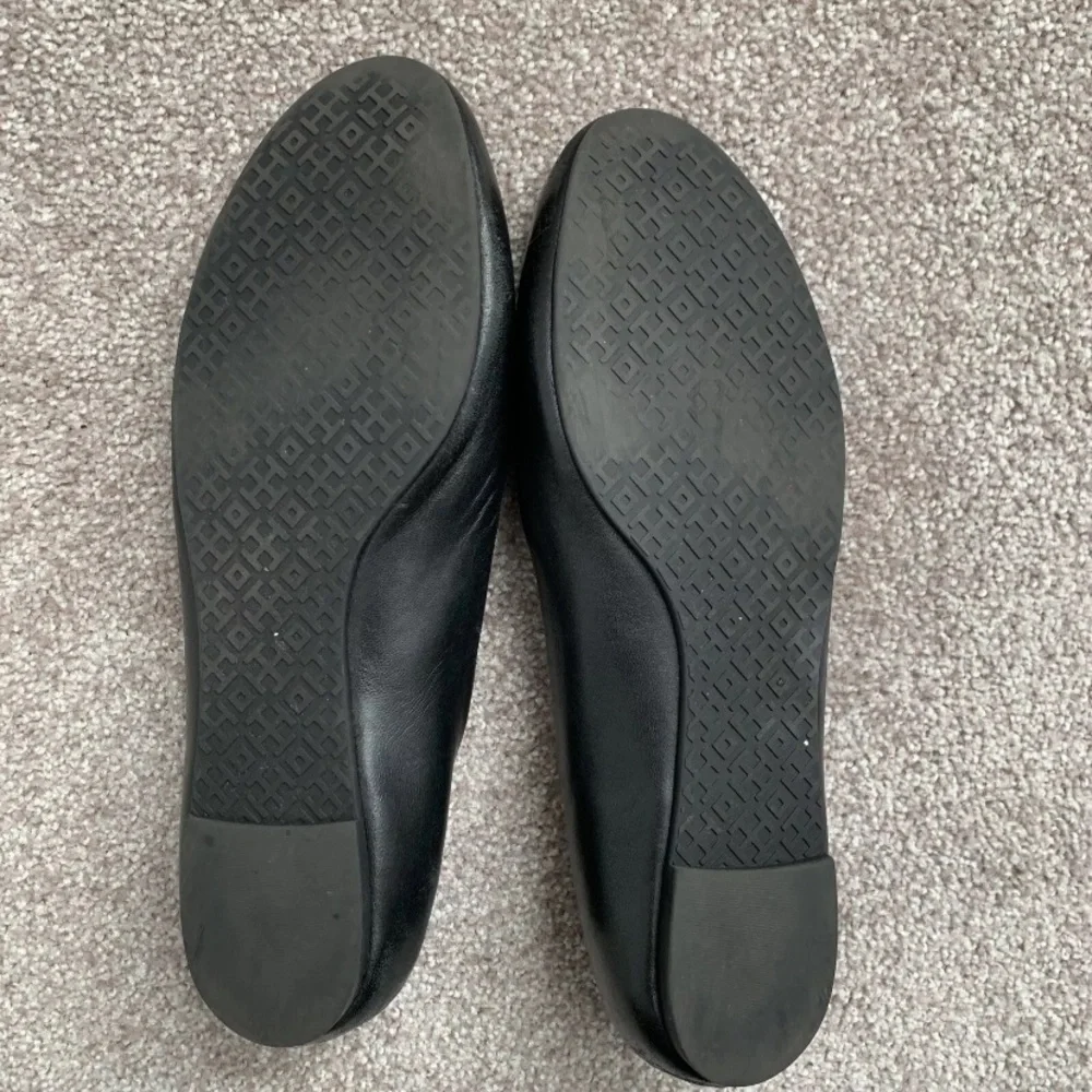 Tory Burch Black Leather Slip On Flats Shoes 9.5 M See Photos For Description